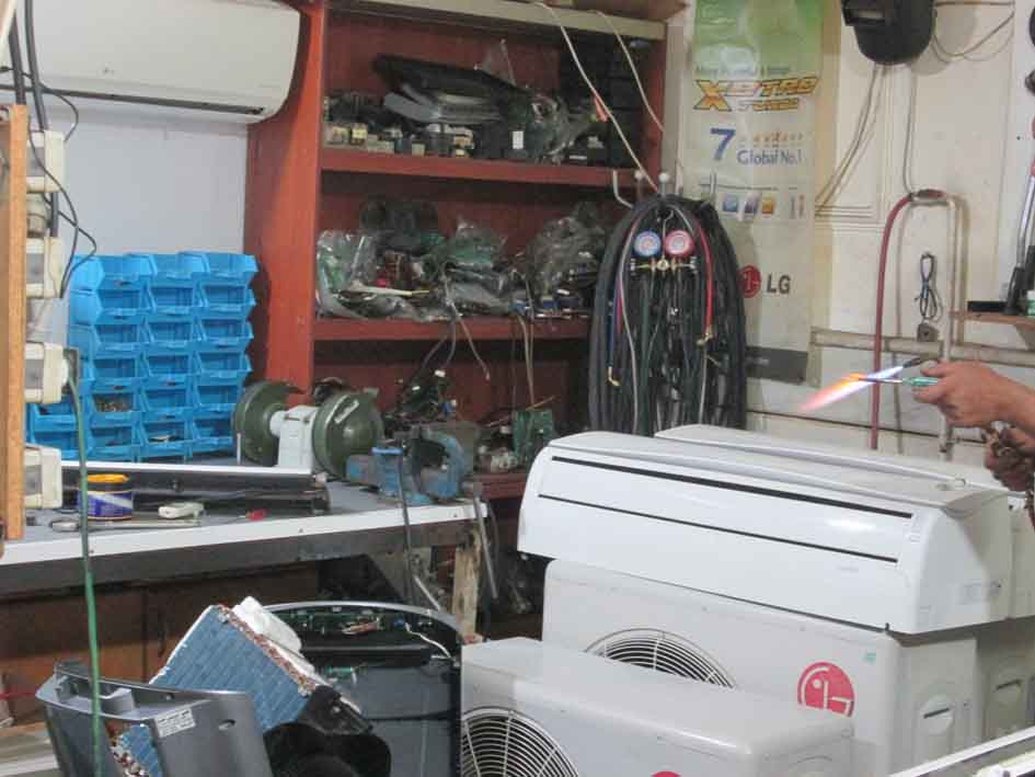 new airconditioners 1400 01 218